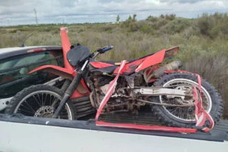 Persecución y caída en Catriel: atraparon a un adolescente en moto