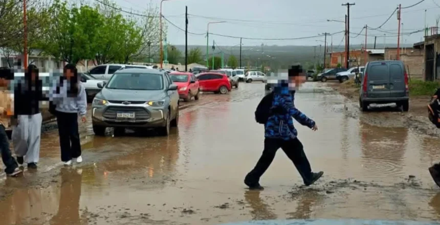 Catriel: Alumnos reclaman por obras que permitan llegar al colegio