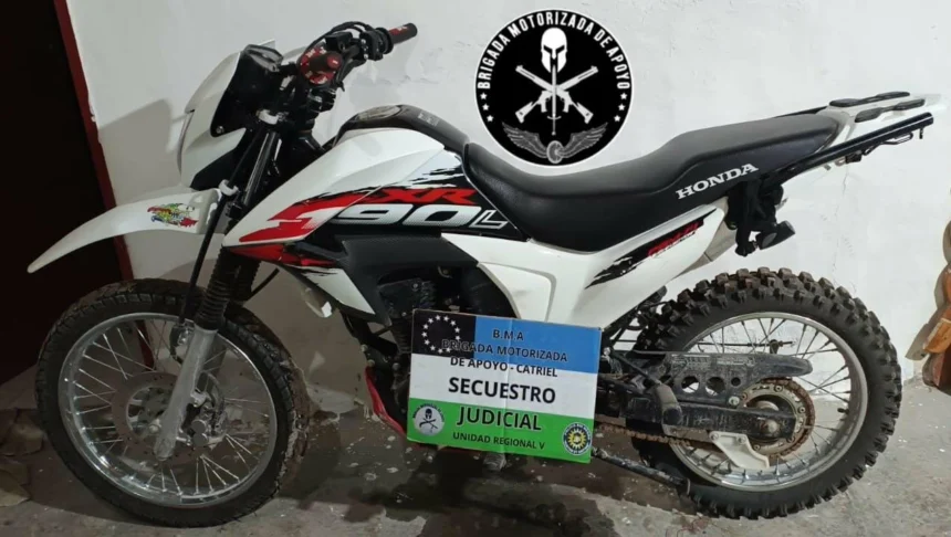 Detienen a un joven en Catriel por circular en una moto robada