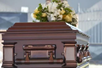 (Video) La estaban velando y se despertó en el ataúd: «Vi que ya no respiraba»