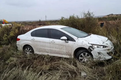 Catriel: hombre de 25 de Mayo volcó en la Ruta 151